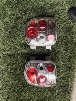 Step side bed taillights