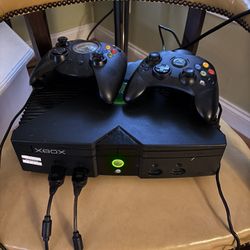Original Xbox + 9 Rare games + 2 Controllers