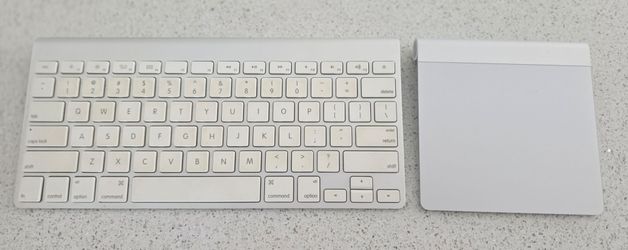 APPLE Keyboard & Trackpad