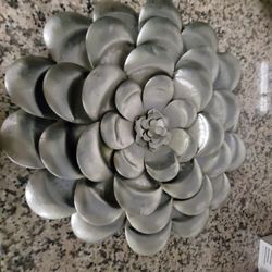 Silver metal rose wall decor great shape pet free smoke free kid free home paid $69