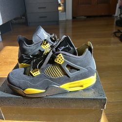 Jordan 4 thunder 