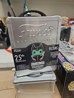 Funko pop! Classics 25th anniversary maleficent  limited edition