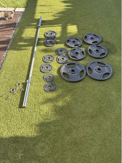 300lb Weight Set With 7’ Olympic Bar
