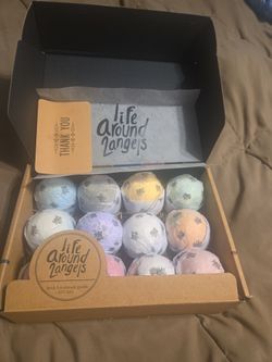 Life Around Zangels Bath Bombs, 12 New in box