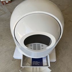 Robot Cat Litter Box . White / Large