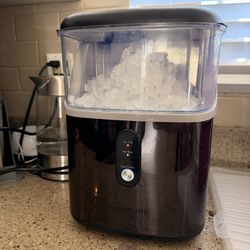 Ice maker