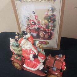 Grandeur Noel Santa 🎅 On Wheels 