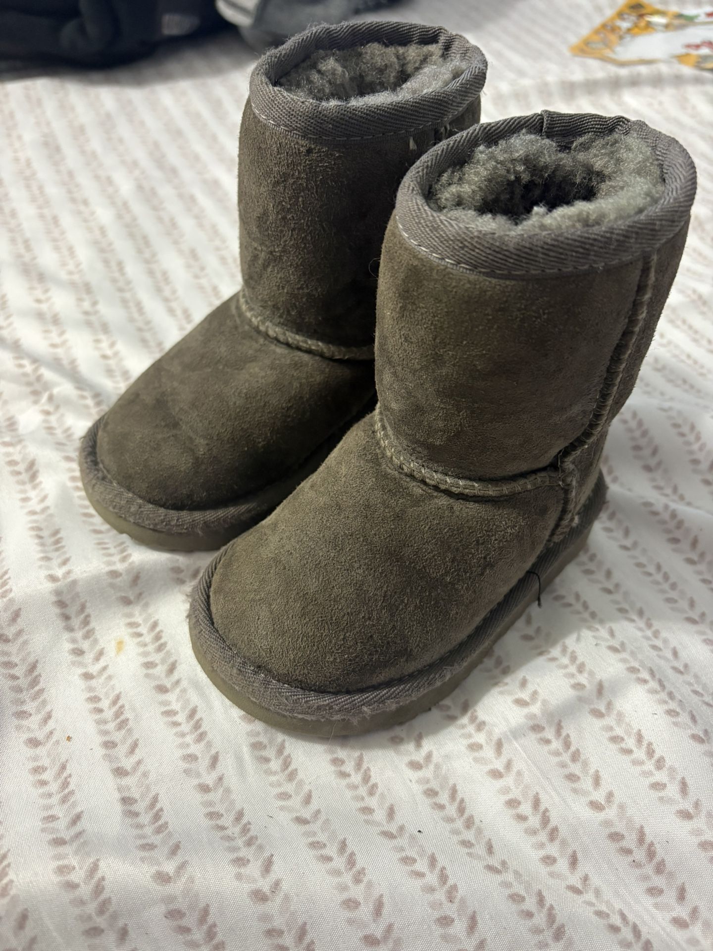 Uggs 6c