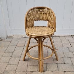 Short Swival Stool