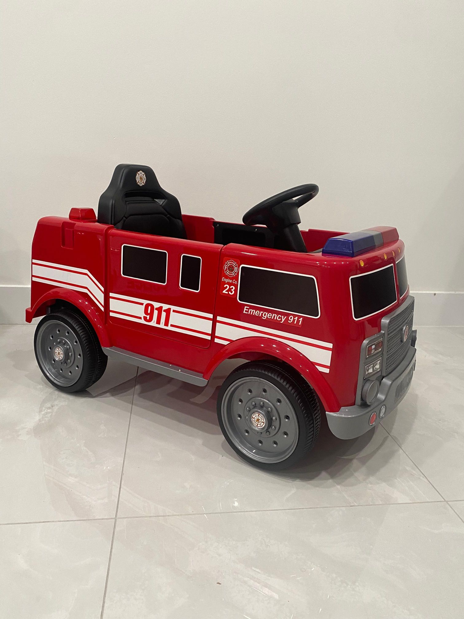 New Kids Ride on Fire Truck power wheels