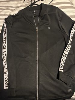 VOLCOM SWEATER