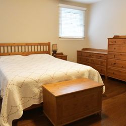Solid Wood Queen-sized Bedroom Set