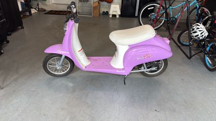 Razor Bella Electric Kids Scooter