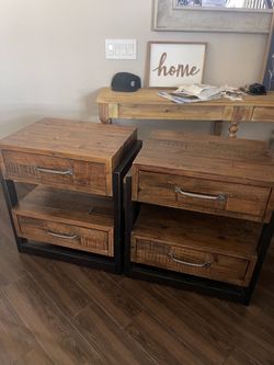 2 nightstands end tables great condition