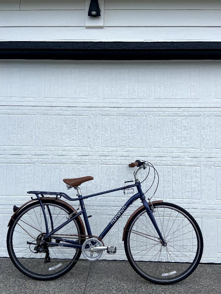 Momentum Street Comfort Cruiser / Commuter Bike Aluminium Bicycle