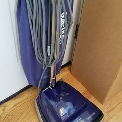 NEW cond COMMERCIAL SANITARE HEAVY DUTY VACUUM. , WORKS EXCELLENT. , IN THE BOX 