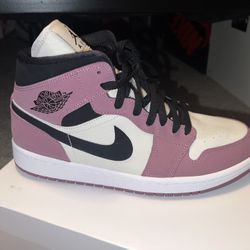 Jordan 1 Mid