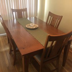 Dining Room Table w/4 chairs 62”x42” - 80”x42” with leaf