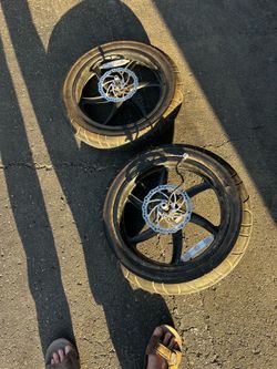 Juiced Hyper Scrambler 2  Motor with front and back tires