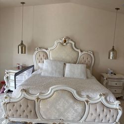 King Size Bed Antique/ Vintage Dresser And Nightstand Set