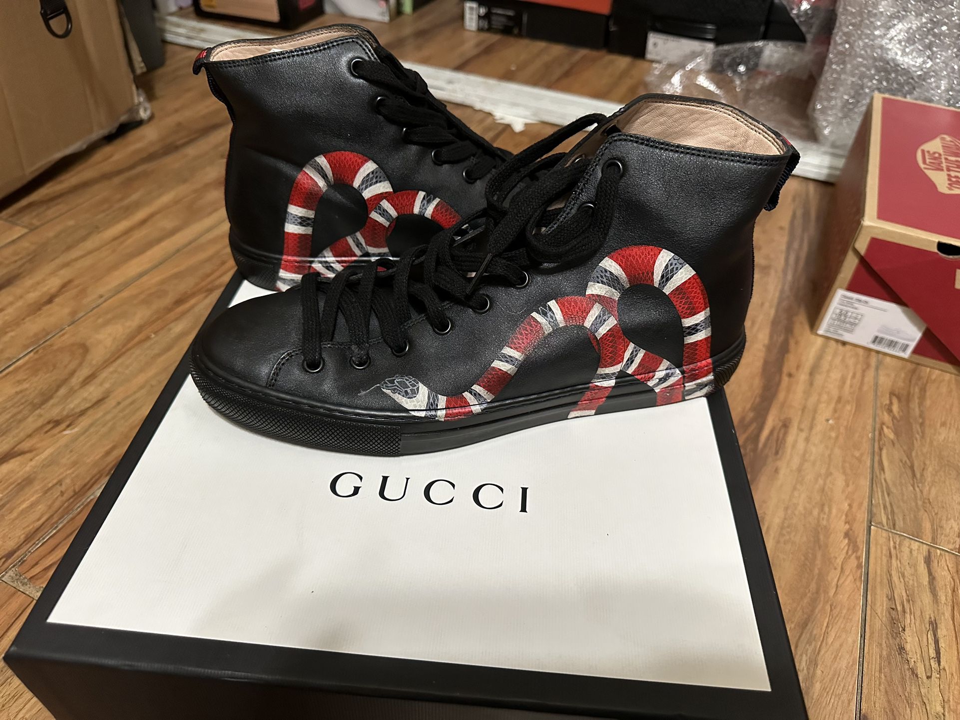 Men's Gucci Sneakers Snakeskin Limited Edition, Gucci Size = US Size 7.5 - $800 OBO for Sale in Anaheim, CA - OfferUp