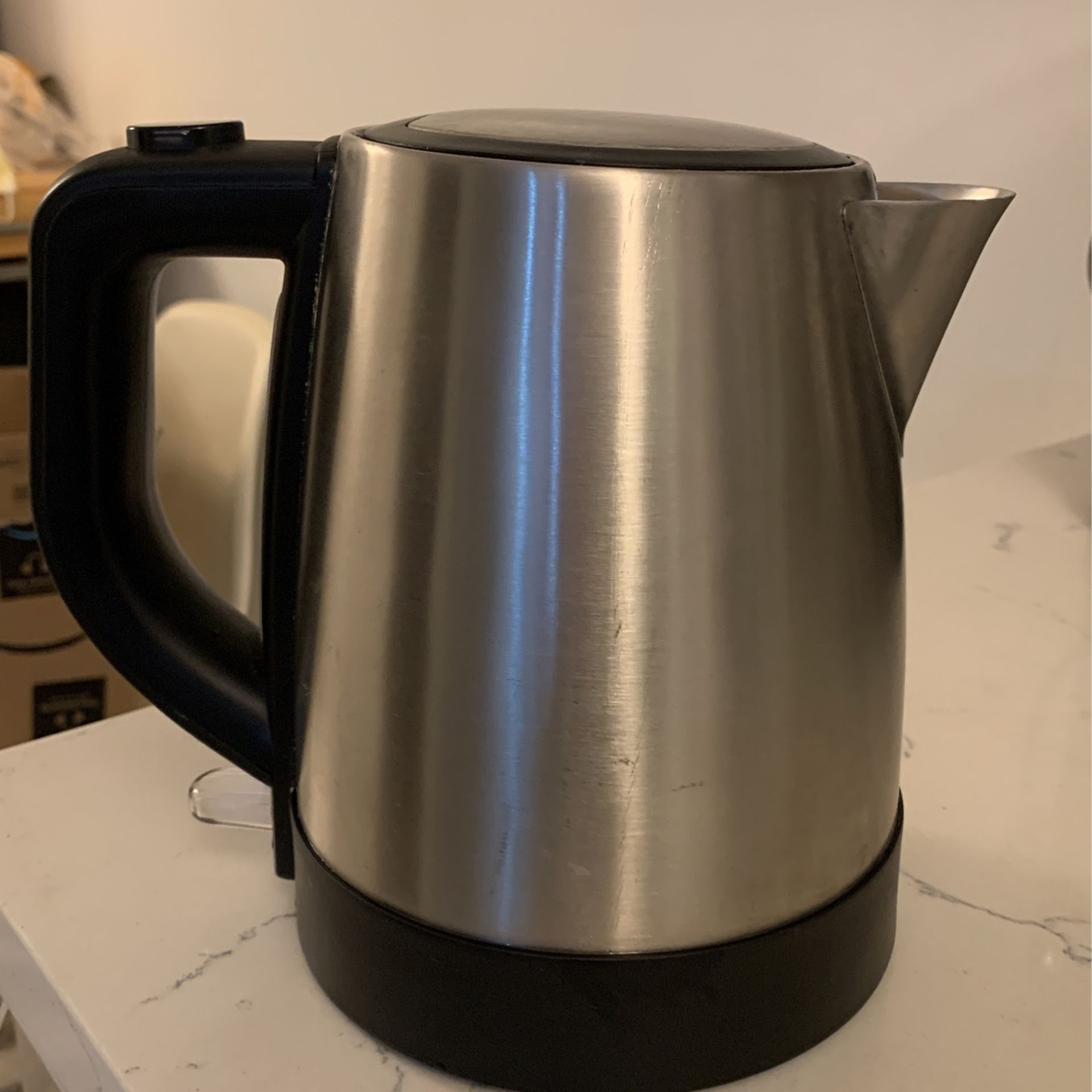 Cute Lightweight Blue Electric Kettle (Super Fast) for Sale in Pasadena, CA  - OfferUp