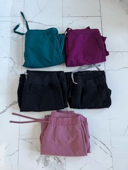 WOMENS SCRUBS SIZE L (GOOD CONDITION) $30