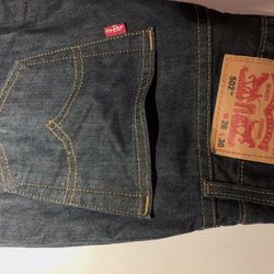 New Levi’s $25  28w30L