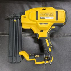 DEWALT 20V MAX XR 18 Gauge Brad Nailer (Tool Only)