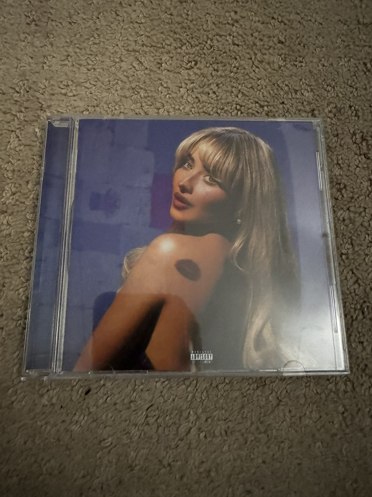  Sabrina Carpenter's "Short N' Sweet" CD is a 2024 release featuring 12 songs under the vocal genre. The CD comes in a standard jewel case, making it 