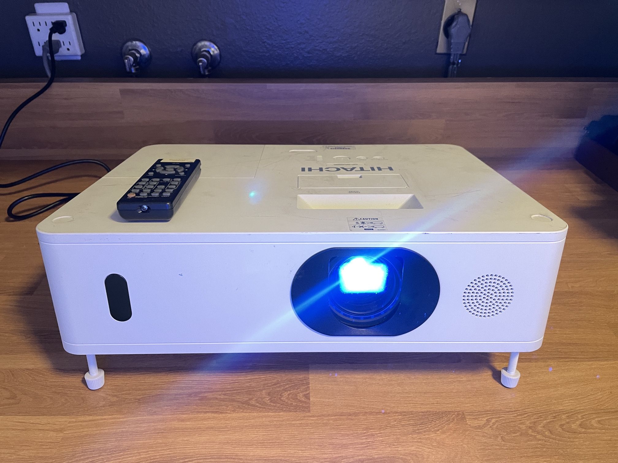 Hitachi 5000 Lumens HDMI Projector