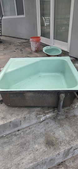 Antique Bath Tube