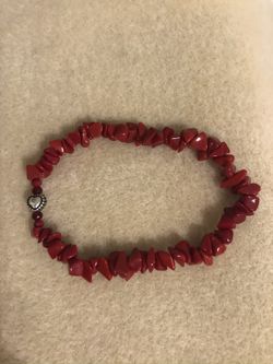 Red coral stretch bracelet