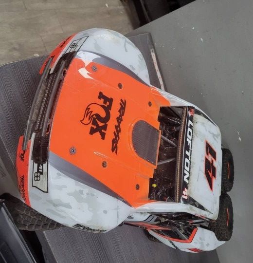 Traxxas Unlimited Desert Racer UDR 6S RTR 4WD Race Truck (Fox)
