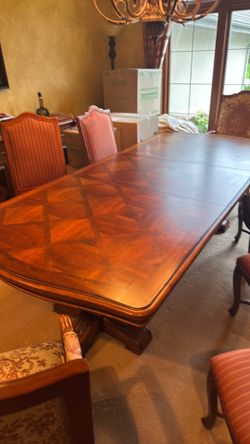 Ethan Allen dining room table and Hutch