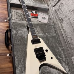 ESP E-II Arrow NT Guitar (snow white)
