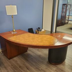 Theodore Alexander The Modern Ceo Curve Executive Office Desk $5999 (Good Condition)