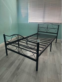 VECELO Scroll Metal Platform Bed Frame with Headboard Twin Size