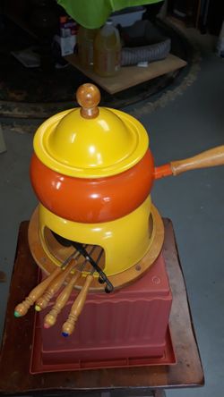 Vintage Fondue Pot!