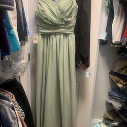 Size 4-8 Light Green Gown (New With Tags)
