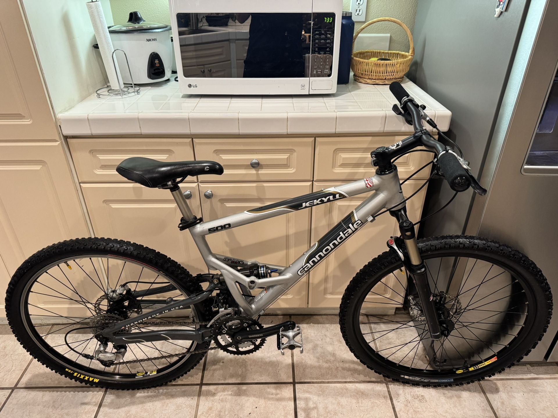 CANNONDALE JEKYLL 500 ALUMINUM MOUNTAIN BICYCLE