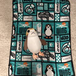 Star Wars Porg blanket with Porg plush