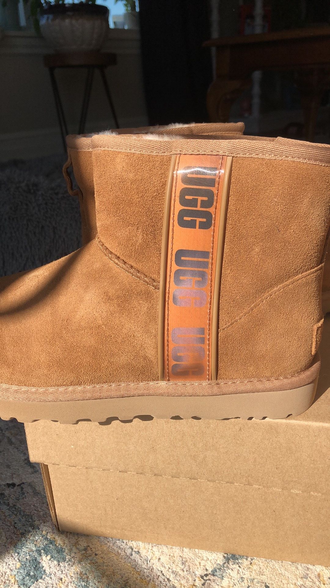 UGG BOOTS - NIB