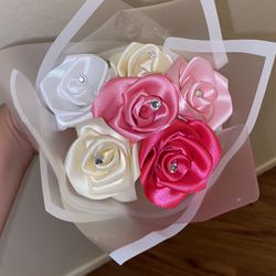 pink and white  flower bouquet 
