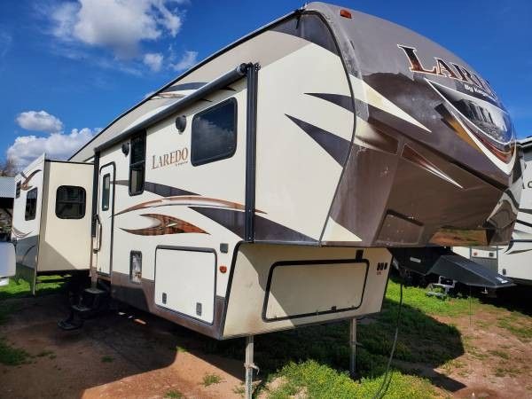 2014 Keystone Laredo 37ft 5th wheel 3 slides delivered/setup