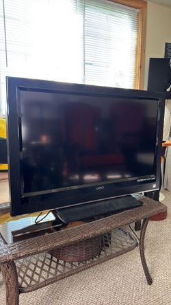 Vizio 32” Color TV W/remote