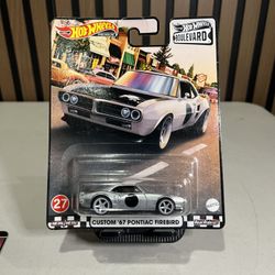 Hot Wheels Boulevard Custom '67 Pontiac Firebird with Real Riders