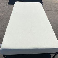 FREE DELIVERY: Twin Memory Foam Bed