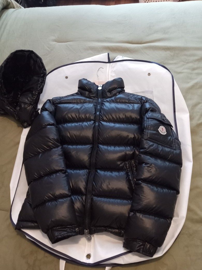 Moncler Jacket Size Small Flawless