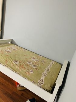 Twin bed with mattress—good condition
